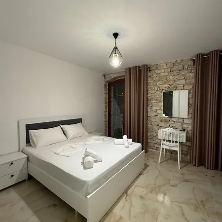 Hotel The White Troy Sarande