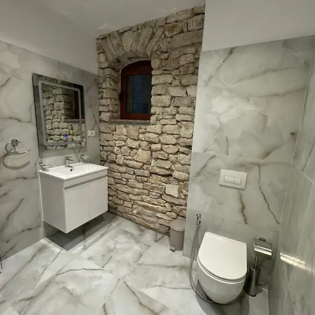 The White Troy 3*