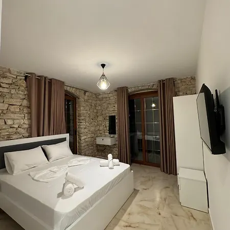 Hotel The White Troy 3*